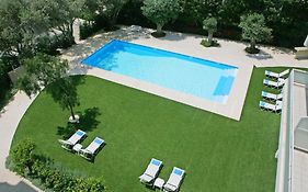 Corina Suites & Apartments